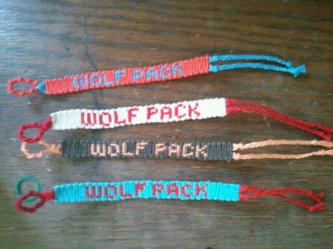 Wolf Pack Friendship Bracelet Grandma Hobbies, Embroidery Friendship Bracelets, Friendship Embroidery, Embroidery Friendship, Friendship Bracelets Ideas, Embroidery Floss Bracelets, Floss Bracelets, Yarn Bracelets, Bracelets Ideas