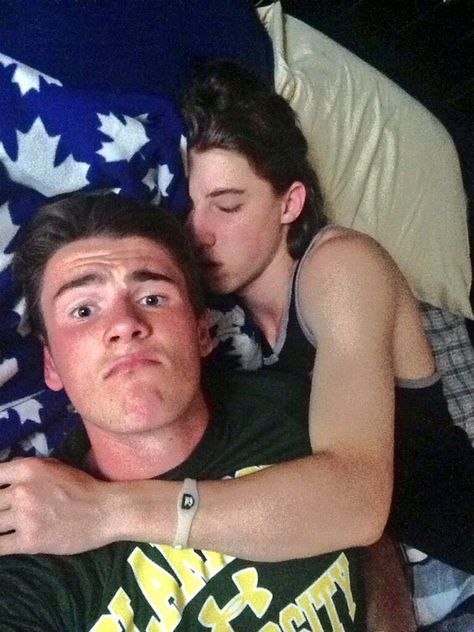 Hockey Players Funny, Mitch Marner, Boys Hockey, Hockey Boards, Hockey Memes, Hot Hockey Players, Hockey Coach, Ice Hockey Players, Big Guys