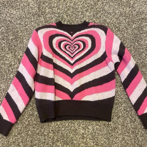 Super Soft Sweater Never Worn Great Condition No Stains Size S Lovecore Sweater, Tv Clothes, Sweater Cropped, Stitch Shirt, Pink Bodycon Dresses, Heart Sweater, Sweater Crop, Girly Accessories, Tie Dye Sweatshirt