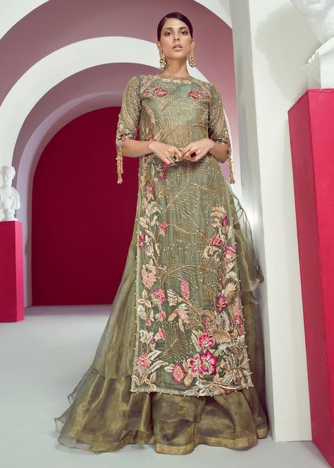 Description: Leaf green color is enhanced with multiple hues of pink and gold sequins work. The perfect combination of multiple hues make it a best formal pick for any festivity. Pakistani Formal Dresses, Latest Bridal Dresses, Frock Fashion, Pakistani Fancy Dresses, 2 Piece Outfit, Simple Pakistani Dresses, Evening Gowns Elegant, Designer Party Wear Dresses