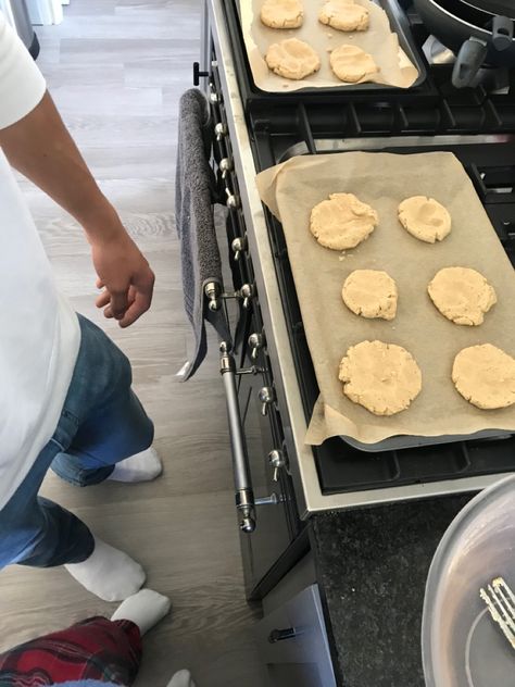 December Couple Aesthetic, Baking Together Aesthetic Couple, Couple Baking Cookies Together Aesthetic, Baking Dates Couple, Winter Couples Aesthetic, Baking Aesthetic Couple, Baking Couple Aesthetic, Christmas Couple Baking, Christmas Dates Aesthetic