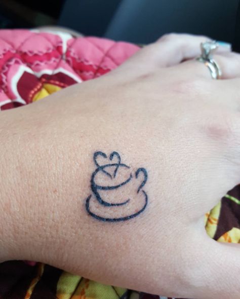 Coffee Ring Tattoo, Coffee Cup Tattoo, Tea Tattoo, Cup Tattoo, Coffee Tattoo, 13 Tattoos, Henna Ideas, Tattoo Board, Coffee Tattoos