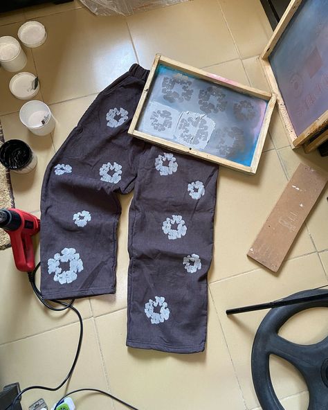 Work in progress 👖👖👖🖼️. @amagon_uks #amagon_uks . . . . #foryou #custom #jeans #viral #customjeans #trending #2024 #hypebeast #instagram #explore #custompants #trend #y2k #denimtears #graffiti #art #explorepage #screenprinting #behindthescenes #heatgun #home_studiyö #swag #fashion #highsnobiety #reworkedvintage #refashion #skullart #streetwear Streetwear 2024, Uk Streetwear, Swag Fashion, Game Wallpaper Iphone, Trending 2024, Game Wallpaper, Denim Tears, Custom Jeans, Reworked Vintage