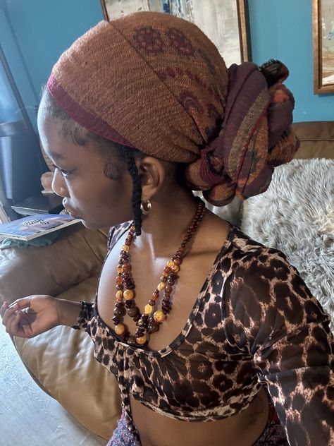 Head Wrap Curly Hair Natural Curls, Headbands With Locs, Pashmina Head Wrap, Scarf Styles Locs, Braids And Headwraps, Headwrap Styles, Earth Girl, Earthy Aesthetic, Head Wrap Styles