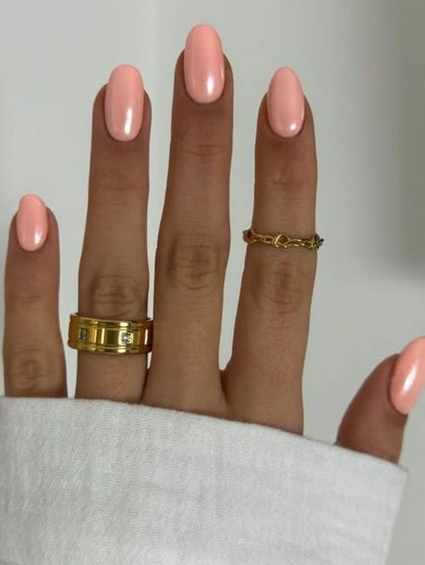 Pink Or Orange Nails, Nail Inspo August 2024, Pinky Peach Nails, Peach Pearl Nails, Nail Color Inspo 2024, Nails To Make You Look Tan, Peach Wedding Nails, August Nails Ideas Almond, Nail Colors For Tanned Skin