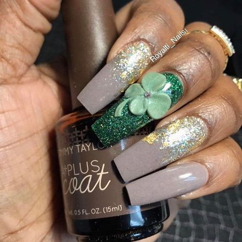 #Repost @royalti_nails1 ・・・ Happy St.Patrick's Day! Set using Pot of Gold, Rain Puddles, Irish Eyes & peaceful palm treesA little Encapsulated Art! 💅🏾 @tammytaylornails All Acrylic! All Appointments require a $20 deposit that goes towards y St Patrick Day Nails Acrylic, Shamrock Nails, Saint Patrick Nail, Nail Shades, Rainbow Nails Design, St Patricks Day Nails, Tammy Taylor, Irish Eyes, Nail Stuff