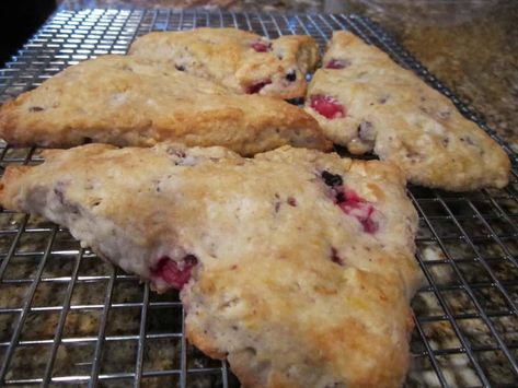 White Chocolate Scones, Pecan Scones, Cranberry Scones, Chocolate Scones, Cookie Crunch, Tea Bread, Nutritious Smoothies, Scones Recipe, White Chocolate Cranberry