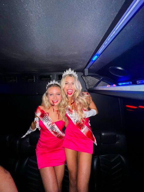 Hallowen Costume Ideas For Duo, Halloween Outfits For Best Friends Duo, Homecoming Queen Halloween Costume, Duo Customes Ideas, Cheer Costumes Halloween, Halloween Costume Duos Women, Duo Outfits Halloween, Cute Scary Halloween Costumes, Halloween Costumes For Duos Best Friends