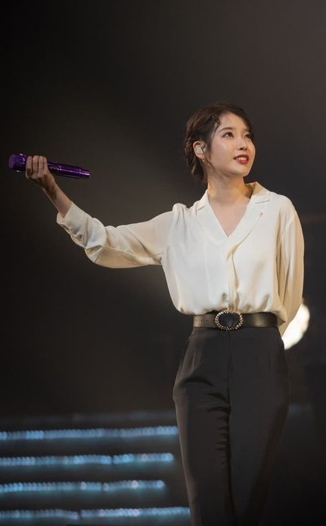 Iu Dress, Luna Fashion, Kpop Beauty, Stage Outfit, Iu Fashion, Korean Celebrities, Kpop Outfits, Stage Outfits, Kpop Fashion