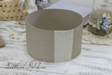 How to make a storage round box ~ DIY Tutorial Ideas! Round Gift Boxes Diy, How To Make A Hat Box Diy, Diy Hat Boxes How To Make, Round Box Diy, Professional Gift Ideas, Creative Corporate Gifts, Box Snowman, Corporate Branded Gifts, Making Boxes