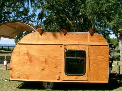 See how Andy turned a Jayco pop up trailer into a DIY teardrop camper tiny house on wheels. Pop Up Camper Conversion, Diy Pop Up Camper, Diy Teardrop Camper, Micro Campers, Teardrop Camper Interior, Diy Teardrop Trailer, Pop Up Camper Trailer, Teardrop Camping, Homemade Camper