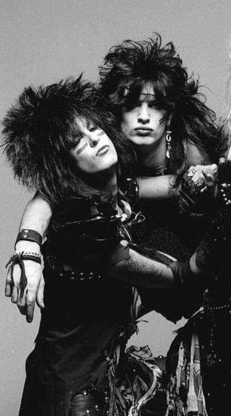 Nikki Sixx And Tommy Lee, Tommy Lee Motley Crue, Motley Crue Nikki Sixx, Terror Twins, Rocker Boy, Vince Neil, Motley Crüe, Rockstar Aesthetic, 80s Men