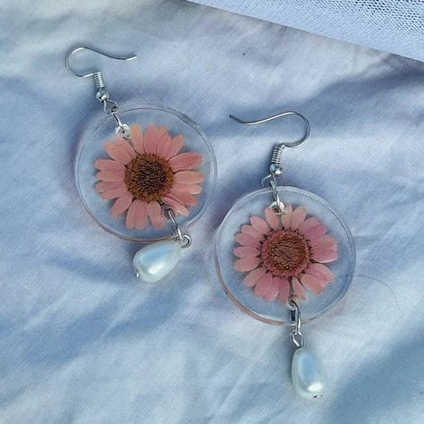 Flower Language, Crush On You, Pink Daisies, Secret Crush, Resin Jewellery, Love Note, Daisy Earrings, Pink Daisy, Your Crush