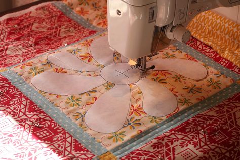 Colchas Quilting, Free Motion Quilting Patterns, Freemotion Quilting, Machine Quilting Patterns, Quilting Stencils, Machine Quilting Designs, Free Motion Quilt Designs, Quilting Templates, Freezer Paper