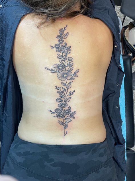 Vertical Back Tattoo, Back Tattoo Big, Floral Back Tattoo, Antique Tattoo, Floral Back Tattoos, Back Tats, Spine Tattoos For Women, Spine Tattoo, Spine Tattoos