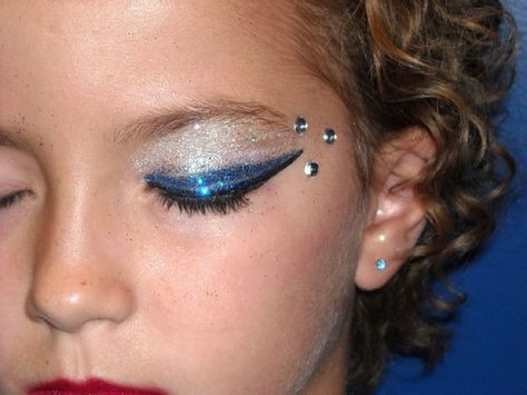 Cheer Eye Makeup, Cheer Makeup Competitive, Dance Competition Makeup, Cheer Treats, Cheerleading Makeup, Competition Makeup, Cheer Makeup, Makeup Tumblr, Performance Makeup