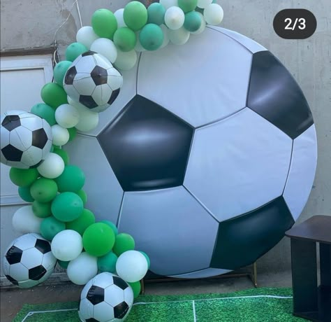 Soccer Party Balloons, Soccer Decorations Party Balloons, Soccer Backdrop, Blue Soccer Theme Birthday Party, Soccer Birthday Backdrop, Balloon Flower Decorations, Football Birthday Party, Soccer Birthday, Football Decorations