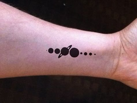 Planet Tattoo, Tattoo Wallpaper, Solar System Tattoo, Tatuagem Masculina Pequena, Simple Arm Tattoos, Tato Henna, Planet Tattoos, Wolf Tattoo Design, Trash Polka