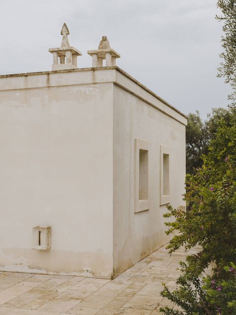 Villa Castelluccio, Andrew Trotter, Scandinavian Homes, Italian Love, Beamed Ceilings, Historical Homes, Mediterranean Lifestyle, Mediterranean Villa, Minimal Architecture