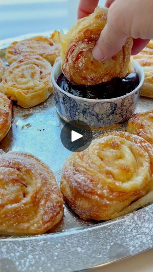 8.8M views · 193K reactions | Monte Cristo Pinwheels #appatizers #montecristo #pinwheels #easyrecipe #gamedayfood #partyfood | Good Vibes Cooking | Good Vibes Cooking · Original audio Pinwheels Puff Pastry, Monte Christo, Fancy Food Presentation, Ham Dishes, Lisa Kelly, Monte Cristo Sandwich, Culinary Classes, Monte Cristo, Party Dishes