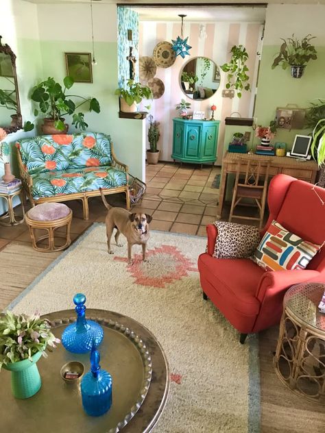 Colorful Florida House Tour Photos | Apartment Therapy Vintage Florida Aesthetic Home, Florida Themed Room, Florida Style Decor, Florida Cottage Interior, Trashy House, Old Florida Decor Interior Design, Florida Decorating Ideas Interiors, Florida House Decor, Vintage Florida Aesthetic