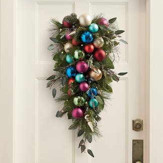 Contemporary Holiday Decor, Rustic Christmas Mantel, Bright Christmas Decorations, Wall Hanging Christmas Tree, Colorful Christmas Decorations, All Is Bright, Rustic Christmas Wreath, Christmas Wallpapers, Door Swag