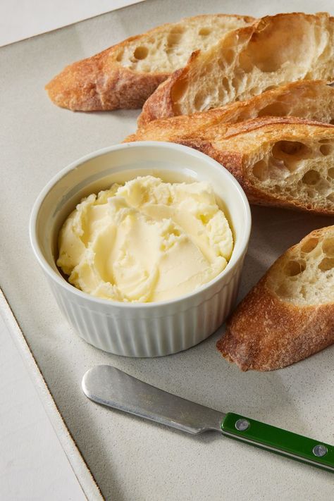 How to Make Homemade Butter Homemade Salted Butter Recipe, Homemade Salted Butter, How To Make Butter, Home Made Butter, Make Your Own Butter, Butter Recipes Homemade, Diy Butter, Make Butter, Food Project