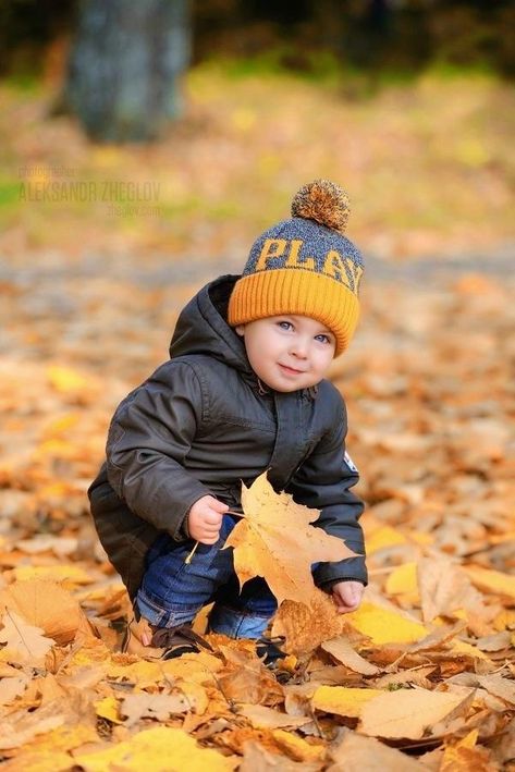 Fall Family Photos Toddler, Mother And Son Fall Photo Ideas, Family Photos Toddler, Photography Ideas At Home, Toddler Photoshoot, Boy Photo Shoot, Holiday Photoshoot, Fall Family Pictures