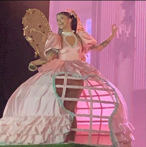 Melanie Martinez Royale High, Melanie Martinez Inspired Outfits, Melanie Martinez Outfits, Melanie Martinez Songs, K-12 Melanie Martinez, Melanie Martinez Photography, Celebrity Look Alike, Royale High, Body Picture