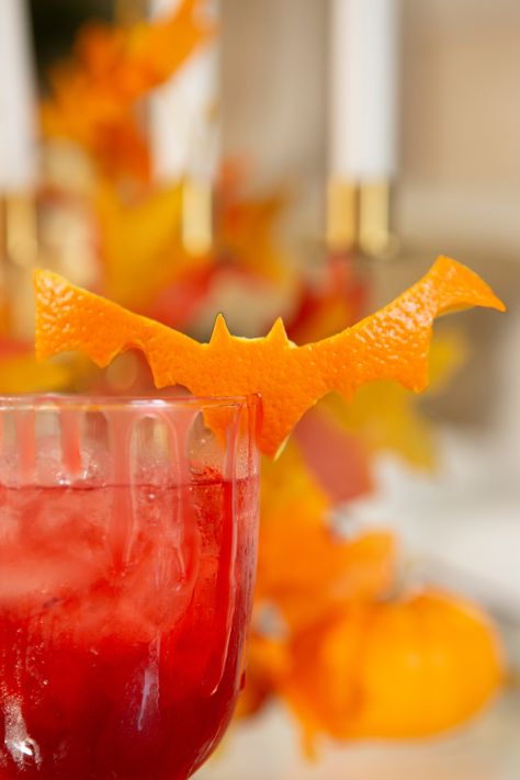 Halloween Garnish Ideas, Halloween Cocktail Garnish Ideas, Halloween Cocktail Garnish, Orange Garnish Ideas, Cocktail Garnish Ideas Creative, Drink Garnish Ideas, Halloween Catering, Orange Garnish, Red Icing