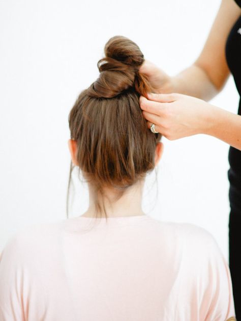 . Top Knot Updo Wedding, Top Knot Tutorial, Messy Top Knots, Perfect Bun, Top Bun, Top Knot Bun, Bun Styles, Wedding Updo, Top Knot