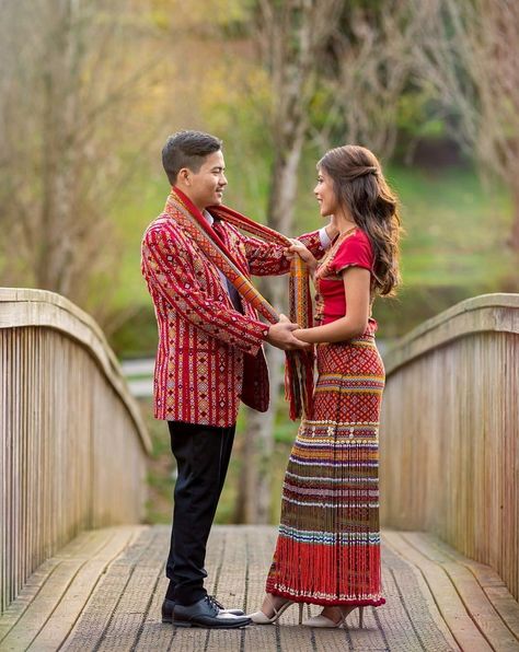 Chin Hakha wedding Hakha Chin Traditional Dress, Chin Traditional Dress, Traditional Photoshoot, India Traditional Dress, Myanmar Fashion, Traditional Accessories, Cultural Art, Traditional Dresses Designs, Folk Dress