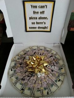 Money pizza I made for my sons graduation. Very easy to make: Shirt Made Out Of Money, Money Wreath, Money Pizza, Wedding Origami, Money Craft, Jordan 16, Money Birthday, Graduation Money Gifts, Graduation Money