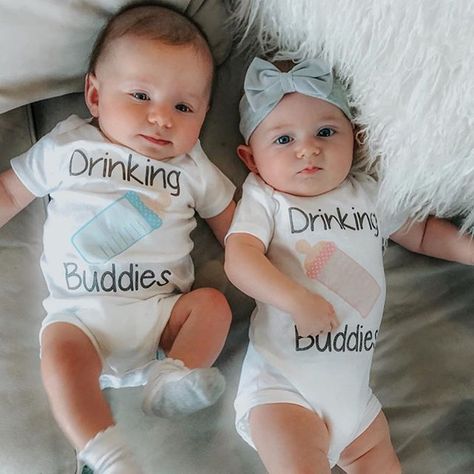 Cute Twin Babies, Boy Girl Twin Outfits, Twins Boy And Girl, Twin Baby Photos, طفلة حديثة الولادة, Twin Baby Girls, Sleep Habits, Boy Girl Twins