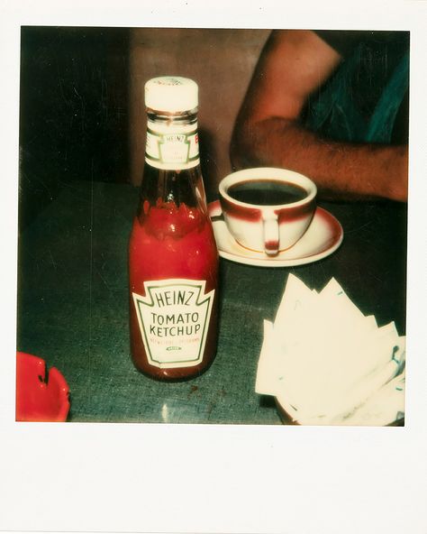 Wim Wenders, Photography Artists, Heinz Tomato Ketchup, Polaroid Photography, Instant Photography, Photographers Gallery, Photography Words, Polaroid Pictures, Polaroid Photos