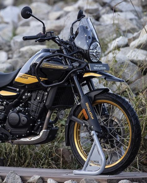 Himalayan 450, Royal Enfield Himalayan, Enfield Himalayan, Joker Hd Wallpaper, Bike Details, Cafe Racing, Motorcycle Wallpaper, Lion Images, Iron Horse