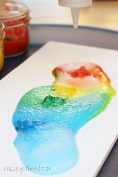 Vinegar Baking Soda ~ Fizzing Paint Experiment :: sensory play :: sensory art Baking Soda Paint, Adaptive Art, Spare Tires, Art Videos For Kids, Sensory Art, Easter Baking, Eating Tips, Kids Sensory, Preschool Science