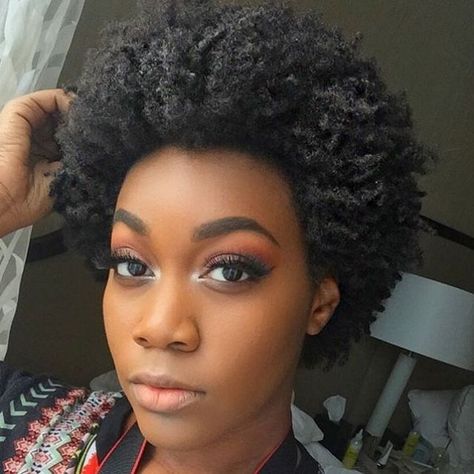 Natural Afro Hairstyle For Women Celebrities Hairstyles, Short Afro Hairstyles, Cabello Afro Natural, Natural Afro, Short Afro, Natural Afro Hairstyles, Afro Style, Pelo Afro, 4c Hair