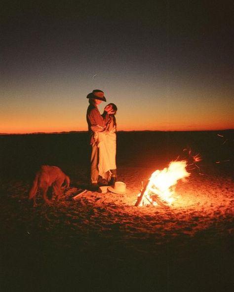 india earl Beach Cowboy, Wild West Couple Aesthetic, Hippies And Cowboys, Dark Cowboy Romance Aesthetic, Old Western Romance Aesthetic, Cowboy And Cowgirl Couple Aesthetic, Cowboy Film Photography, Hippie Couple, Country Relationships