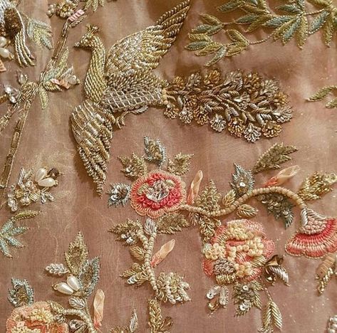 Zardosi Embroidery, Zardozi Embroidery, Birds Embroidery Designs, Ideas Embroidery, Couture Embroidery, Bead Embroidery Patterns, Hand Work Embroidery, Bird Embroidery, Embroidery Floral