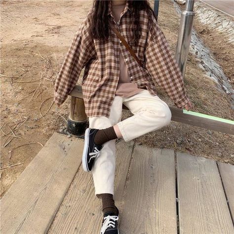 Caramel Candies, Clothing Aesthetics, Dark Academia Fashion Pants, Aesthetic Clothing Stores, Academia Outfits, Y2k Aesthetic Outfits, Indie Outfits, Mode Inspo, Vintage Plaid