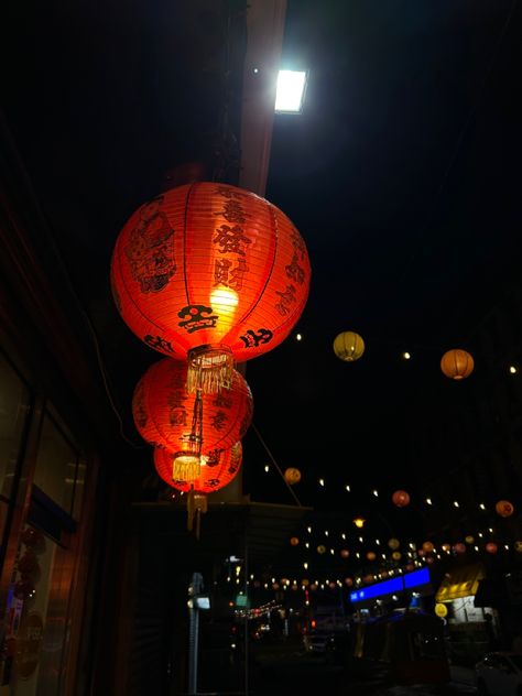 new york chinatown lanterns travel aesthetic China Night Aesthetic, Chinatown Aesthetic, Nyc Aesthetic Night, 2024 Books, Chinatown Nyc, Nyc Rooftop, Tv Doctors, Lunar Year, Nyc Aesthetic