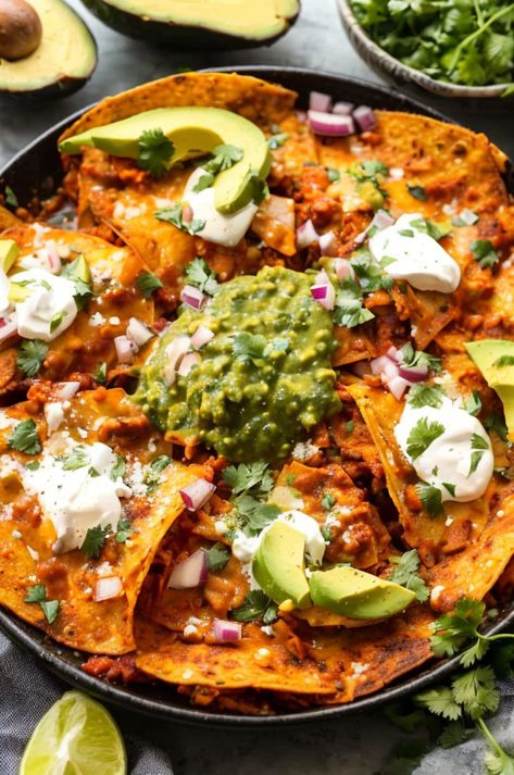 Spice up your breakfast with easy, mouth-watering chilaquiles! Crispy tortillas, zesty salsa, and topped with fresh cheese. Perfect for brunch lovers! #MexicanFood #BrunchIdeas #Chilaquiles #EasyRecipes #BreakfastDelight Mexican Oatmeal, Easy Chilaquiles Recipe, Easy Chilaquiles, Mexican Breakfast Dishes, Breakfast Chilaquiles, Mexican Brunch, Chilaquiles Recipe, Energizing Breakfast, Traditional Mexican Dishes