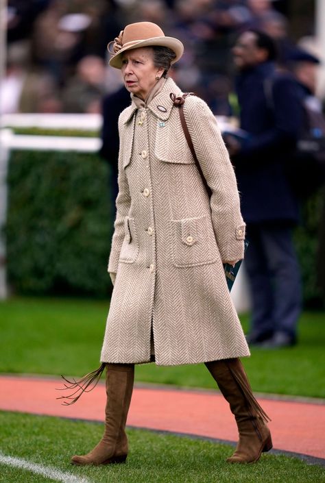 Diamond Earrings Wedding, Princesa Real, Beautiful Wardrobe, Cheltenham Festival, Race Wear, 13 March, Green Tweed, Horse Race, Velvet Hat