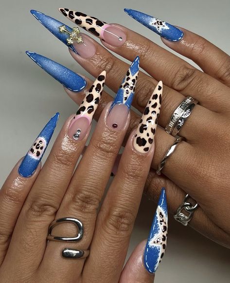 #nails #nailart #nailtech #stilettos #denim #nailsart #leopardprint #naildesign #summernails #fashion #style #summervibes #inspo Xl Stiletto Nails, New York Nails, Photo Nails, Paint Nails, Western Nails, Gel Paint, Girl Nails, Healing Codes, Grunge Nails