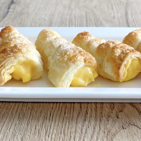 Italian Cream Stuffed Cannoncini (Cream Horns) Italian Cream Stuffed Cannoncini, Cream Stuffed Cannoncini, Pastries To Make, Puff Pastry Cream Puffs, Cream Horns, Homemade Custard, Italian Cream, Homemade Italian, Cream Puffs