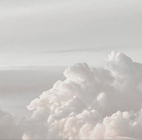 Heaven Aesthetic White, Freshman Wallpaper, Whitecore Aesthetic, White + Core + Aesthetic, White Hour, Aesthetic Clouds, White Aura, Clouds Aesthetic, Nostalgia Aesthetic