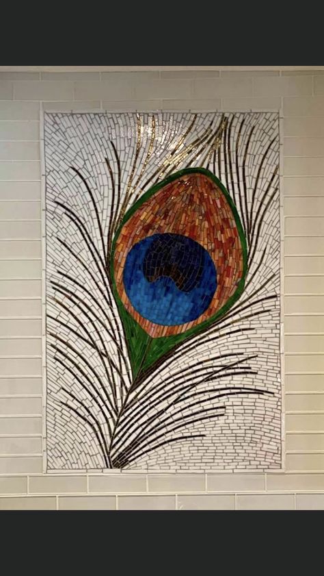 Peacock Feather Mosaic, Mosaic Frames, Mosaic Birdbath, Mosaic Art Diy, Glass Painting Patterns, Book Crafts Diy, Mosaic Frame, Mosaic Art Projects, Fused Glass Art