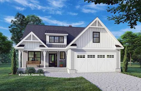 Front Color Craftsman Houses, Country Cottage House Plans, American Cottage, House Plans 2 Story, Built In Pantry, Lake Homes, Cottage Style House Plans, Story Design, Lake House Plans