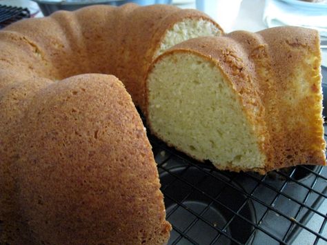 Cottage Cheese Pound Cake Cottage Cheese Dessert Recipes, Cheese Pound Cake Recipe, Cottage Cheese Desserts, Cheese Pound Cake, Cake Recipes At Home, Pound Cake Recipe, Food Articles, Loaf Cake, Cake Tasting